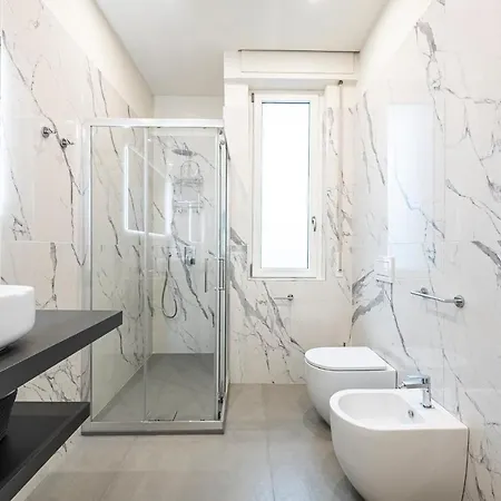 Fortezza Da - 130sqm Center 5 Min & Terraces شقة *